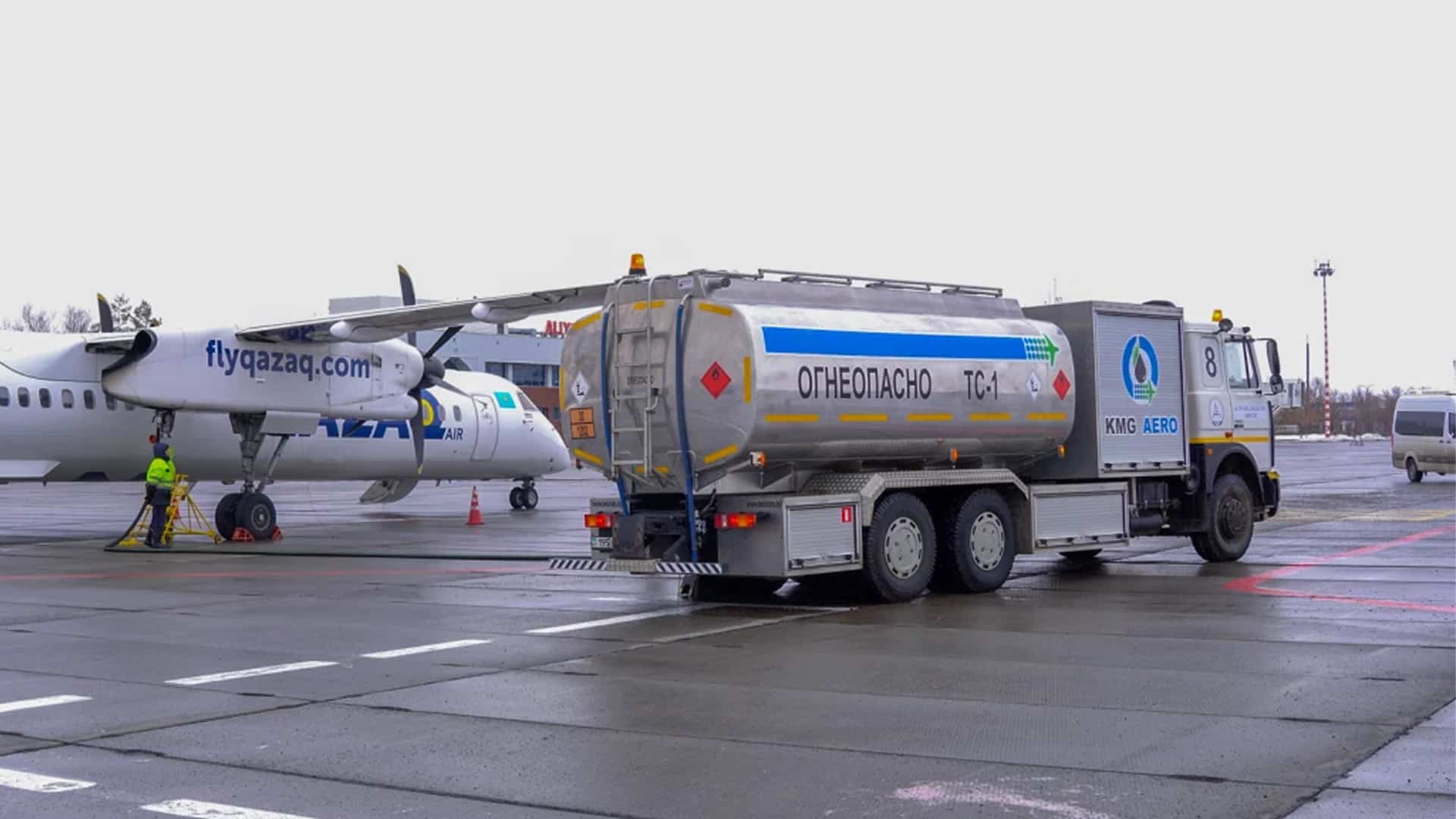 «КазМунайГаз» договорился о начале работы по проекту выпуска зеленого авиатоплива