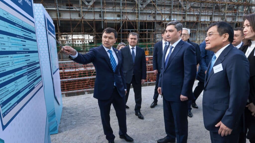 Олжас Бектенов узнал, как идет строительство ГТС «Туран» и LRT в Астане