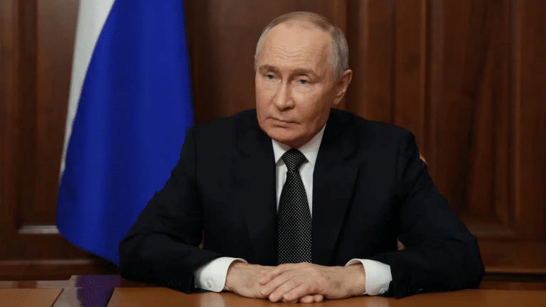 Путин заявил, что Россия создает буферную зону вдоль украинской границы