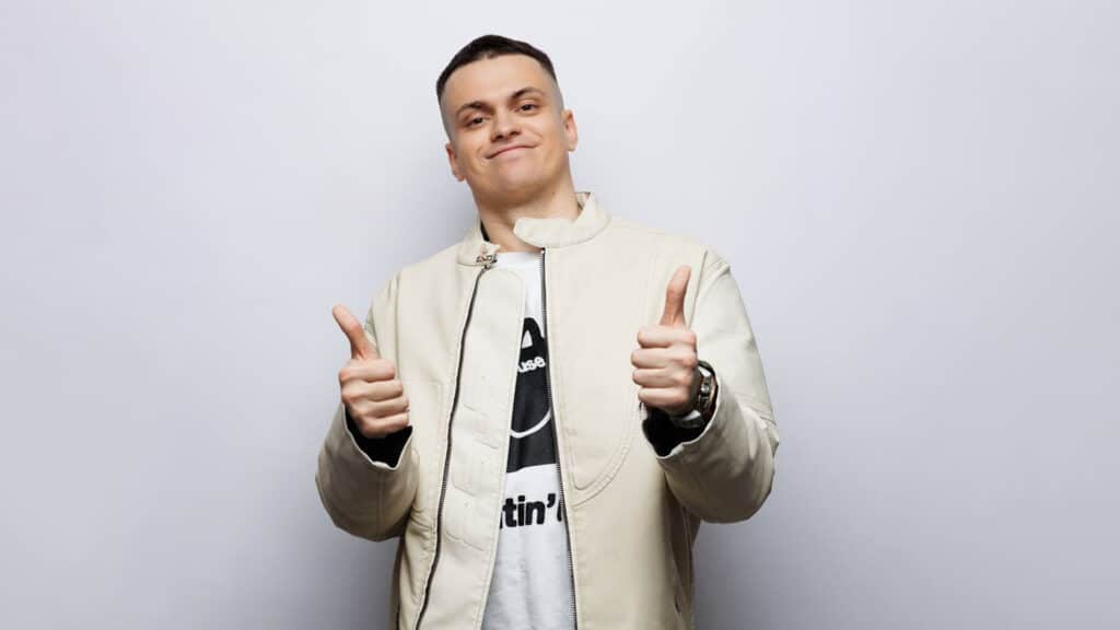 Стример Слава Бустер исполнил мечту, создав киберспортивную команду