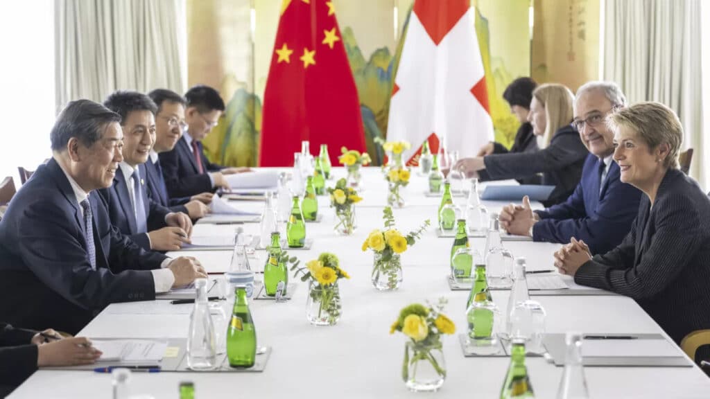 США и Китай возобновили переговоры по урегулированию торговой войны в Женеве