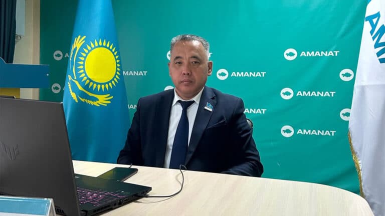 Стали известны новые подробности избиения депутата в Таразе