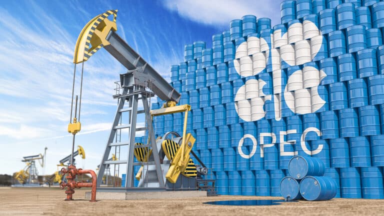 Bloomberg: цена на нефть может упасть из-за ОПЕК+