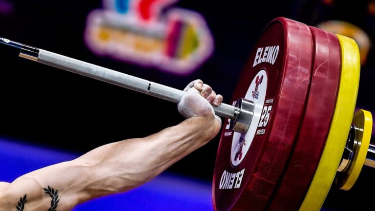 Руководство сборной Казахстана по тяжелой атлетике довольно чемпионатом Азии