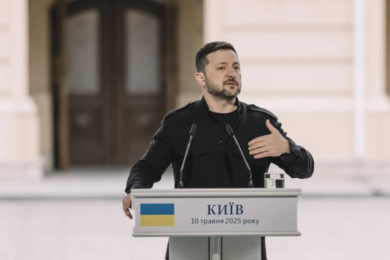 Зеленский: Украина готова к переговорам после согласия России на перемирие