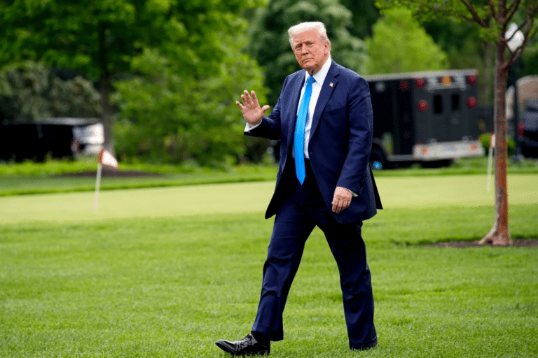Трамп отпразднует свой день рождения военным парадом