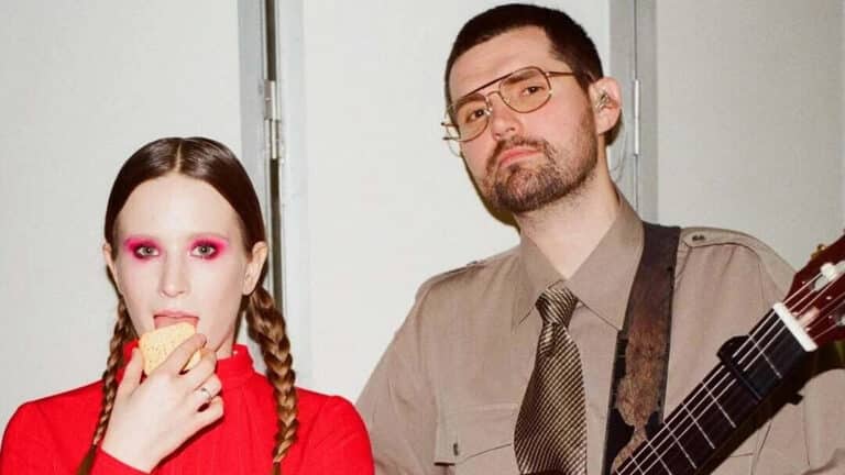 Noize MC и Монеточка попали в узбекский учебник русского языка