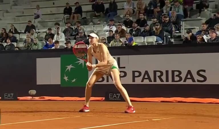 Елена Рыбакина с непростой победы над уроженкой Киева начала турнир в Риме