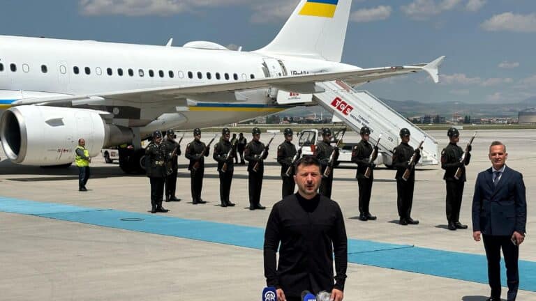 Владимир Зеленский Түркияға ұшып барды (видео)