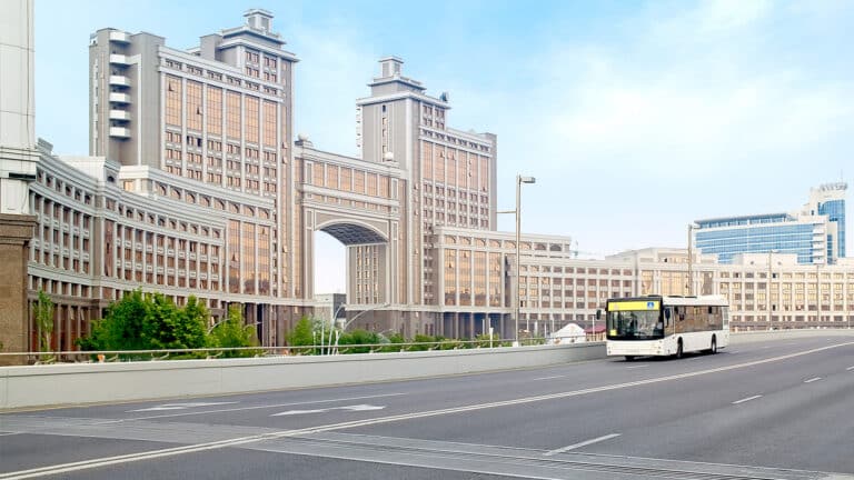 Какие улицы перекроют в Астане на День Победы