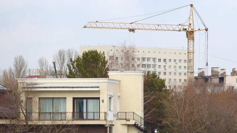 В Астане снесли роскошный особняк, связанный с Даригой Назарбаевой
