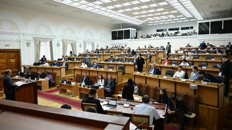 В Кыргызстане опасаются протестов из-за споров вокруг госязыка