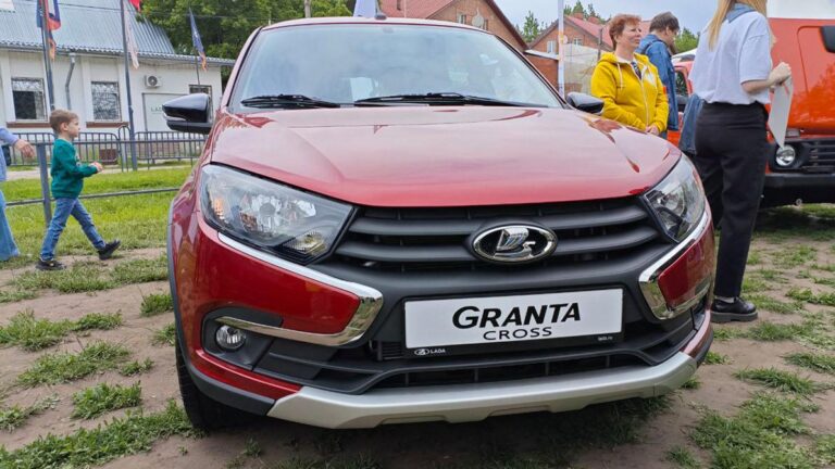 АвтоВАЗ жаңа Granta нұсқасын көрсетті — бұл модель бұрын-соңды сатылмаған