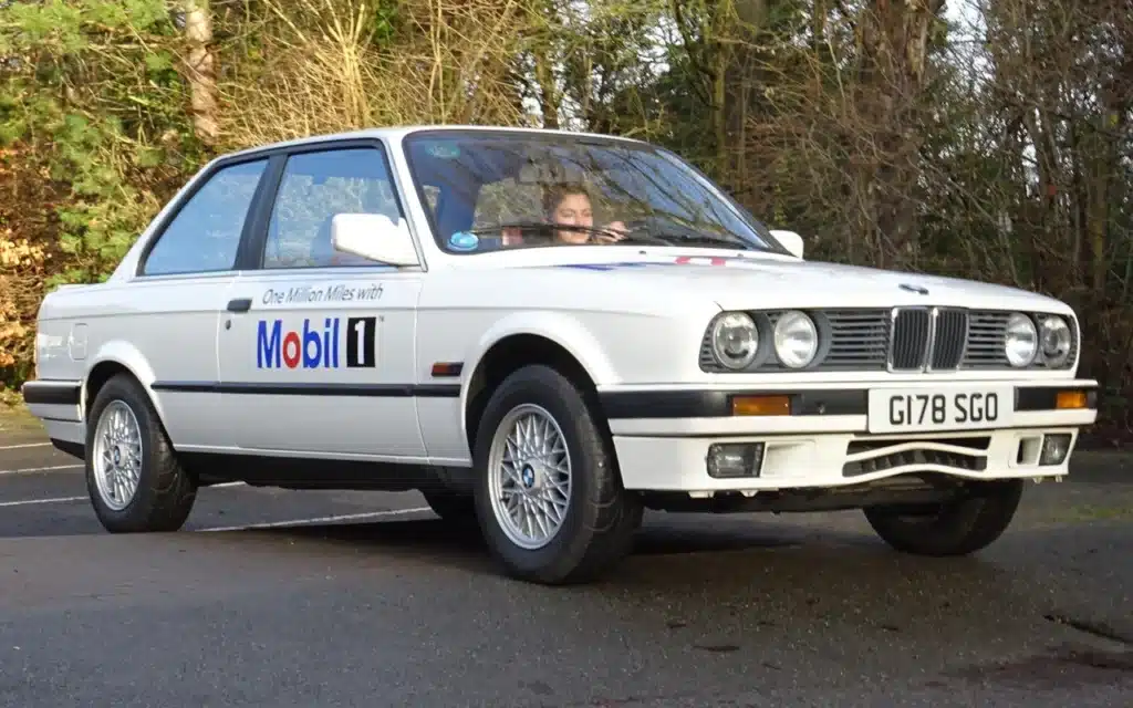 BMW 325iS (Фото: CarBuzz)