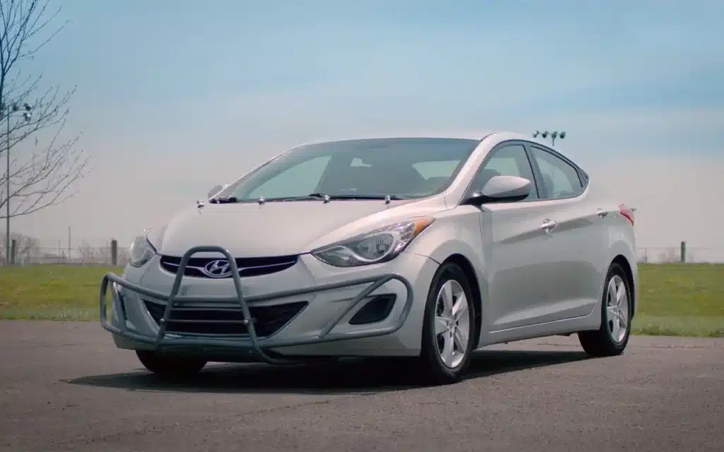 Hyundai Elantra (Фото: HyundaiUSA / Youtube)