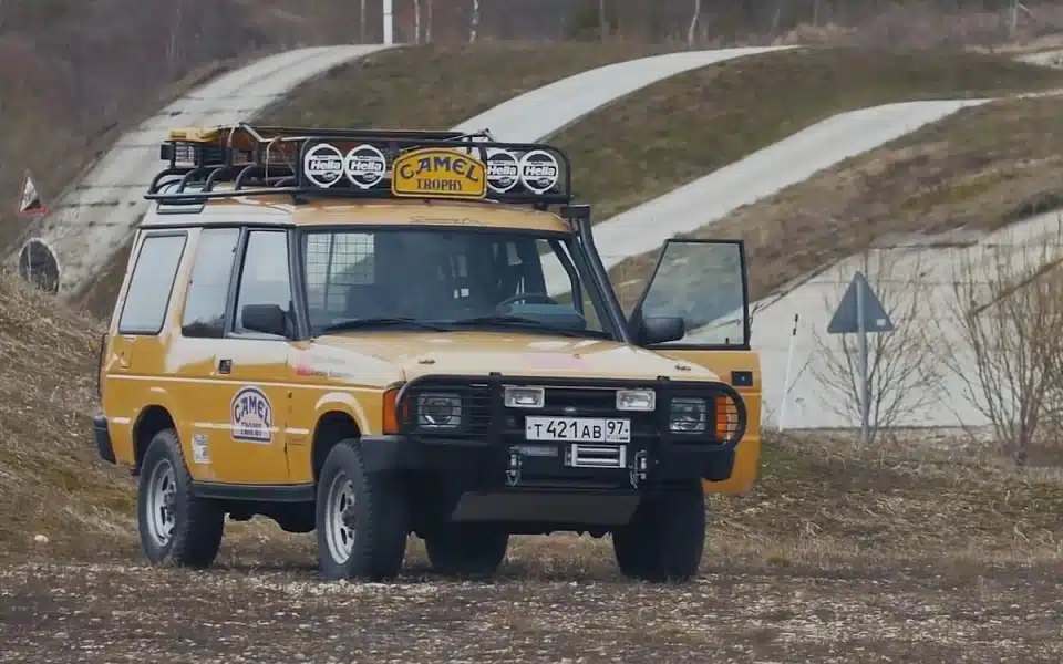 Land Rover Discovery (Фото: Land Rover Russia / Youtube)