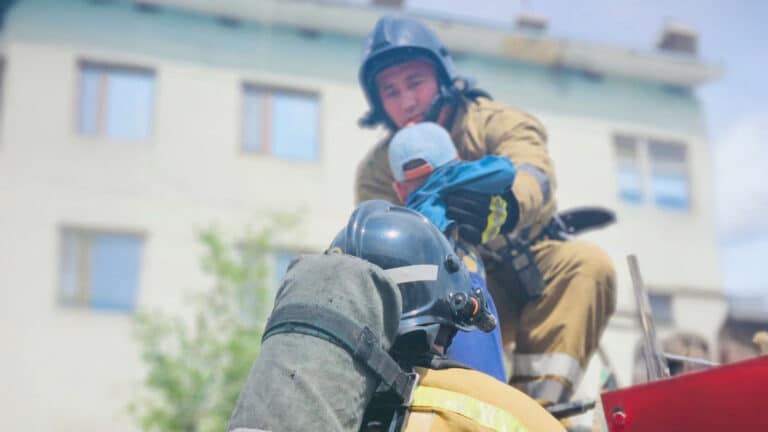 В Кызылорде спасли шесть человек из горящего дома