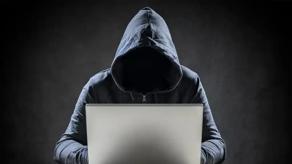 Подозреваемый в мошенничестве на 45 млн тенге пытался скрыться в Польше