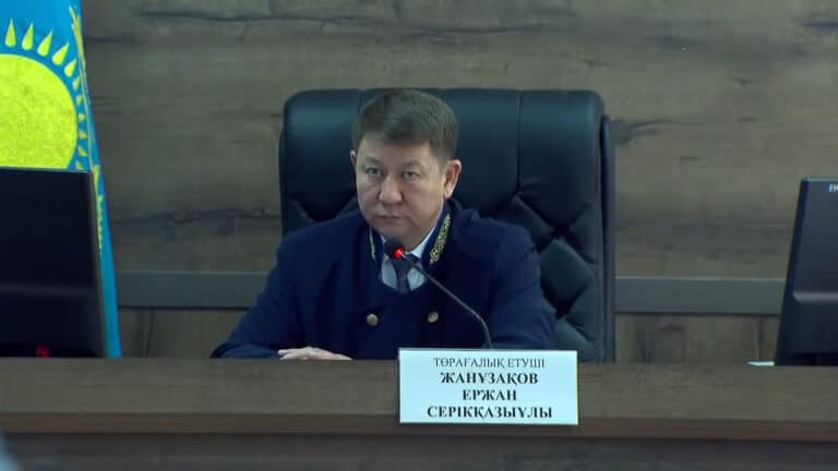 Судья сделал первое замечание за пост в соцсетях по делу Шерзата Болата