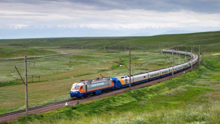 Tourist train launches between China’s Xi’an and Kazakhstan’s Almaty