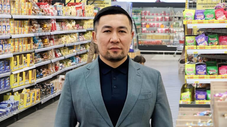 Депутат сказал, что тратит на продукты всего 30-50 тыс. тенге в месяц