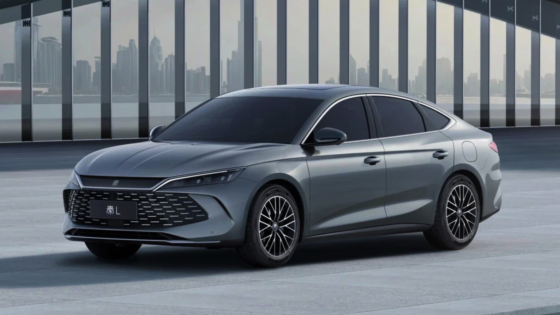 китайские машины, BYD Qin L