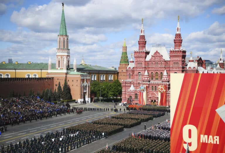 В России начался парад в честь Дня Победы