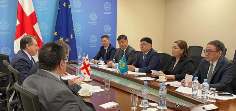 Казахстанцам стали чаще отказывать во въезде в Грузию