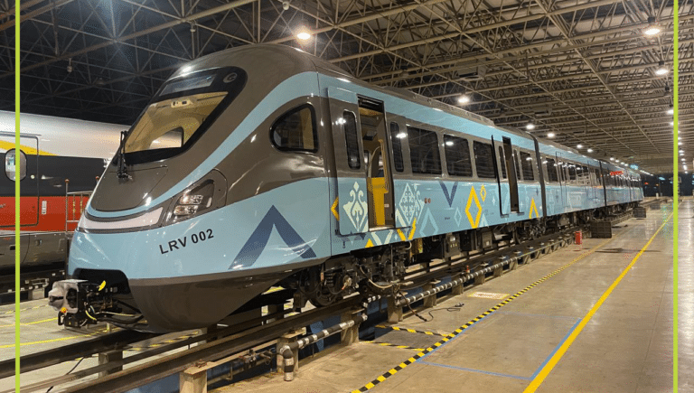 LRT алғашқы вагондары Астанаға жөнелтілді