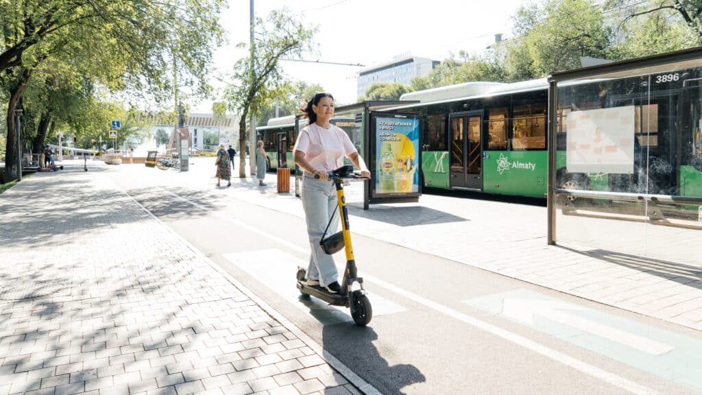 Снижение скорости шеринговых самокатов ниже 25 км/ч назвали бесполезной мерой