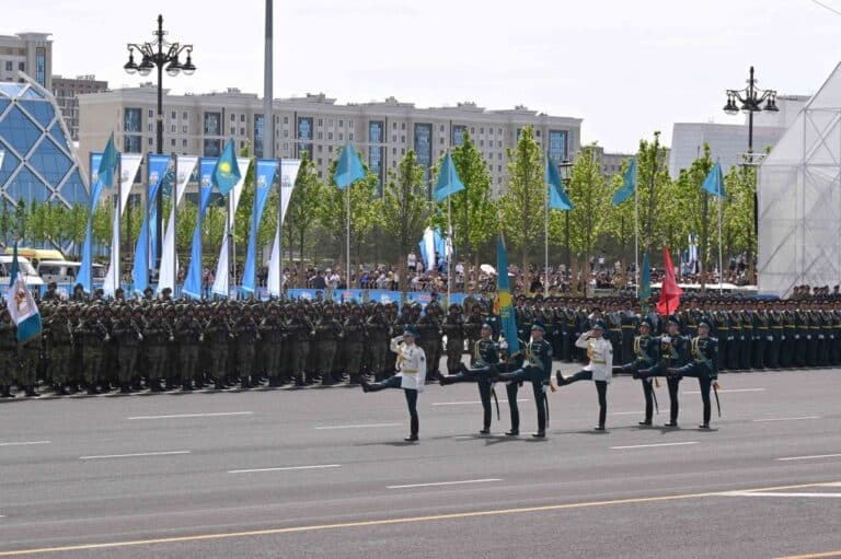 Как прошел первый за 5 лет военный парад в Астане