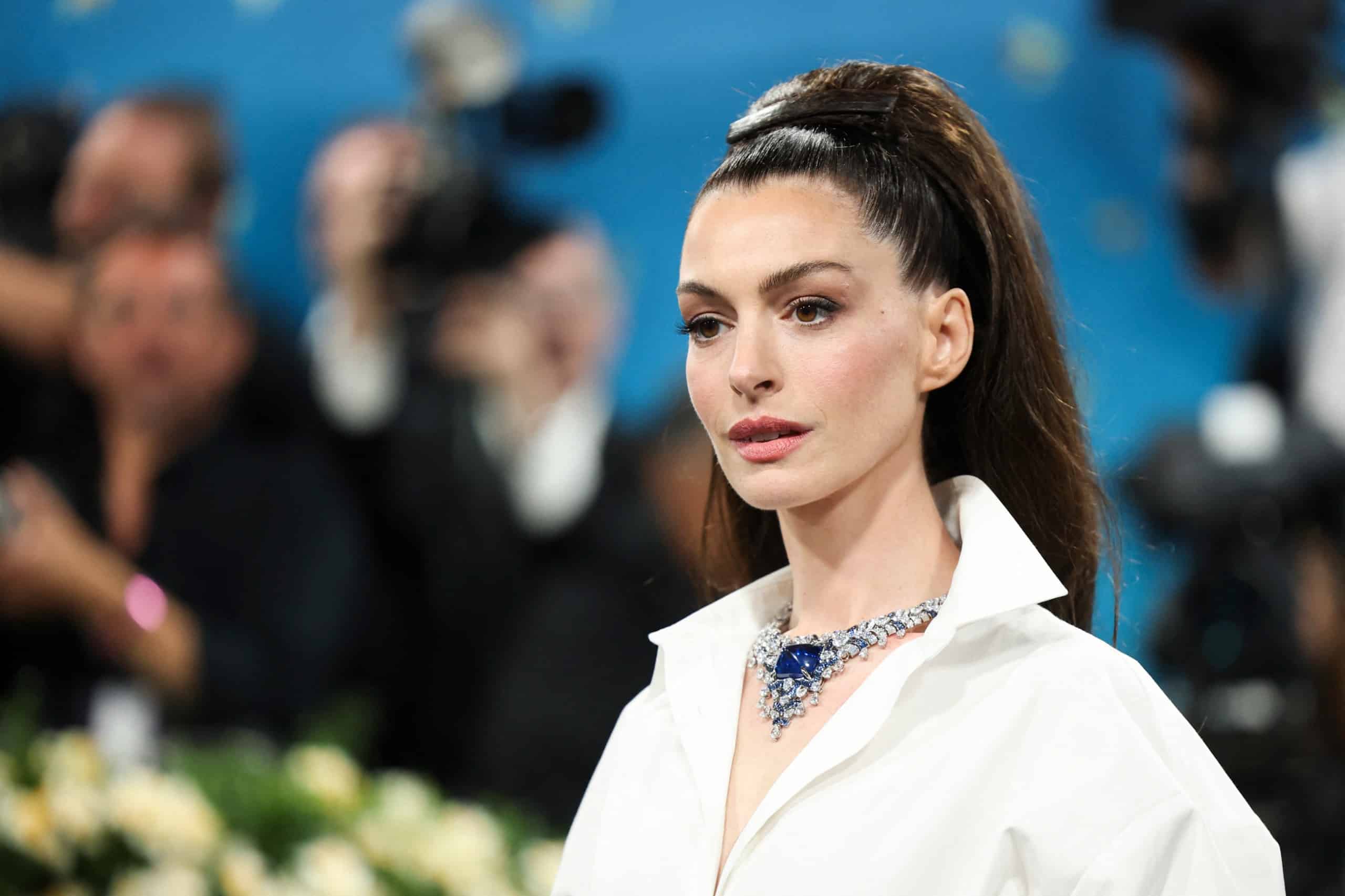 Энн Хэтэуэй на Met Gala