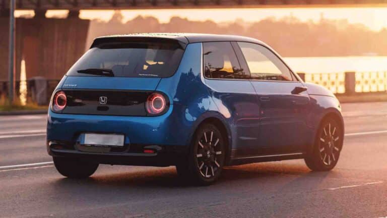 Honda электромобиль өндірісін қысқартып, гибридке көшті