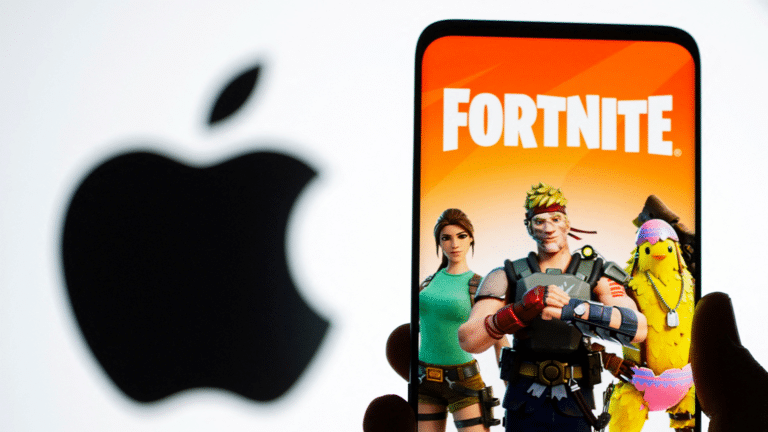 Fortnite вернется на айфоны после пяти лет суда с Apple