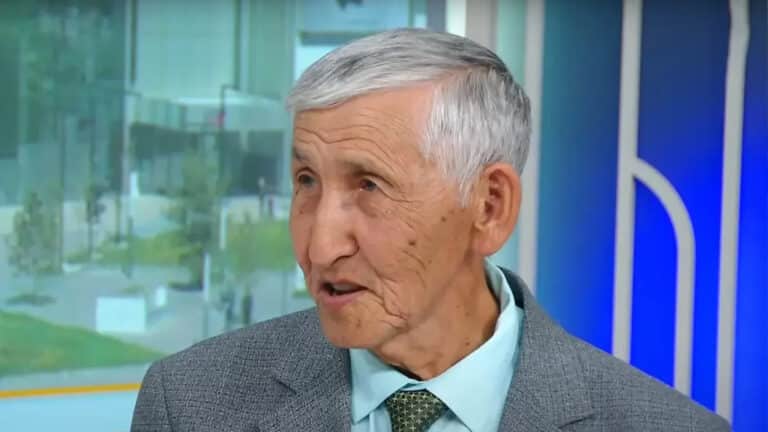 76-летний педагог из Коянды растрогал казахстанцев танцем