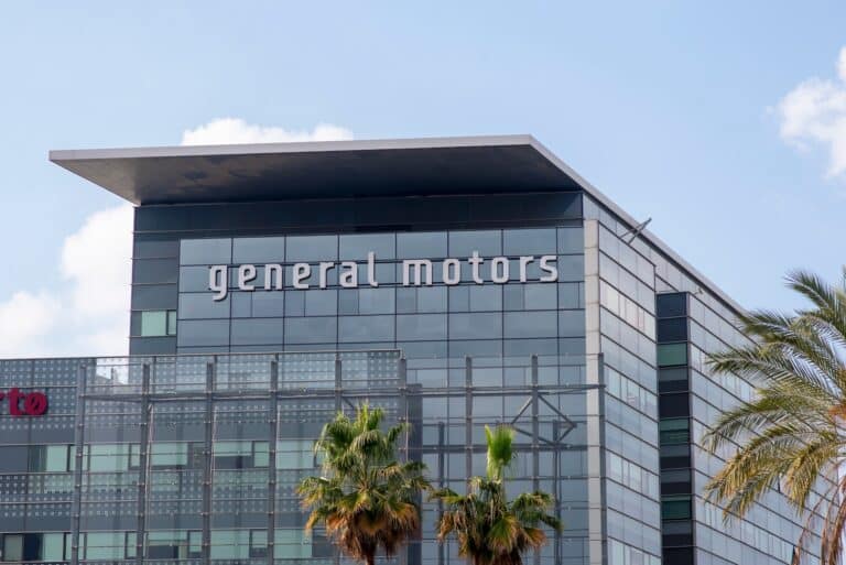 Главное к утру: откат в США, рекорд еврооблигаций, General Motors уезжает из Китая