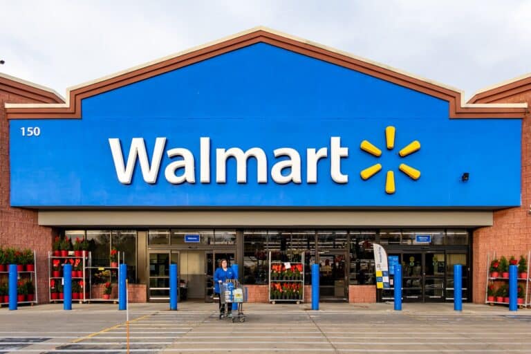 Главное к утру: рейтинг США, Трамп vs Walmart, прогнозы по «Великолепной семерке»