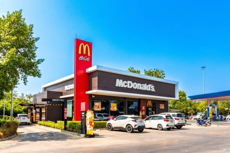 Главное к утру: прогнозы по S&P 500, провал McDonald's, успех Microsoft и Meta
