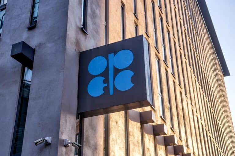 Қазақстанға жасаған қысым: OPEC+ елдері мұнай өндірісін тағы да арттырады