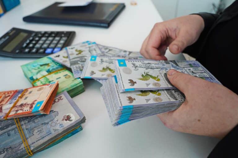 Алматинец выиграл в лотерею 289 млн тенге