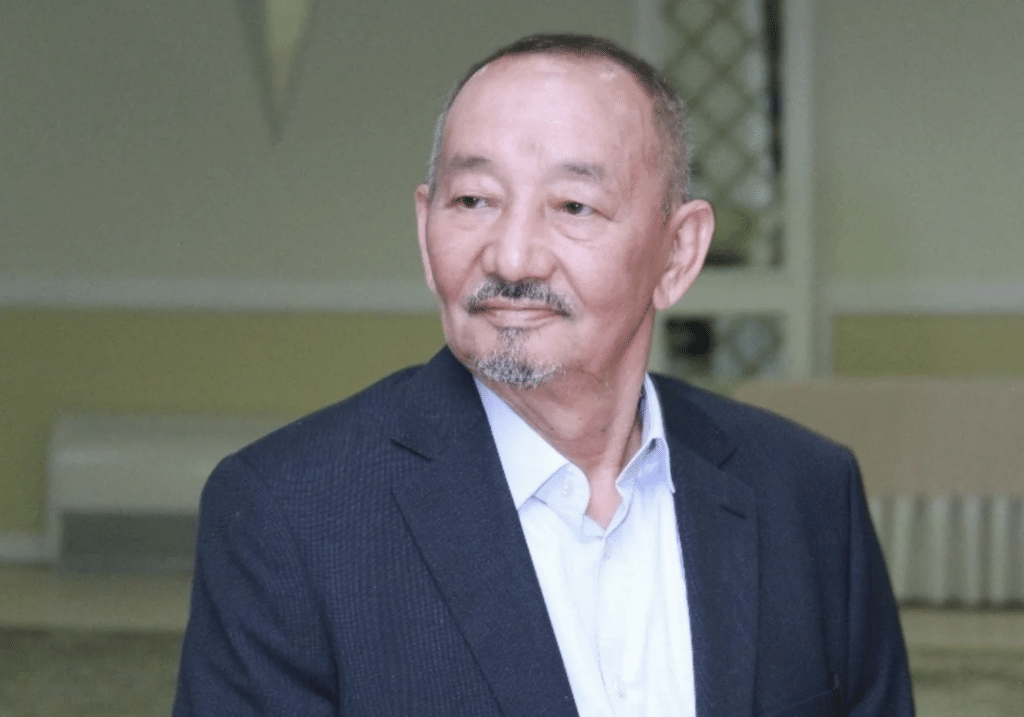 Умер народный писатель Казахстана Темирхан Медетбек