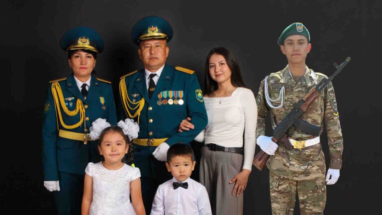 7 мамыр – отан қорғаушылар күні: Аралбаевтардың әскери әулеті