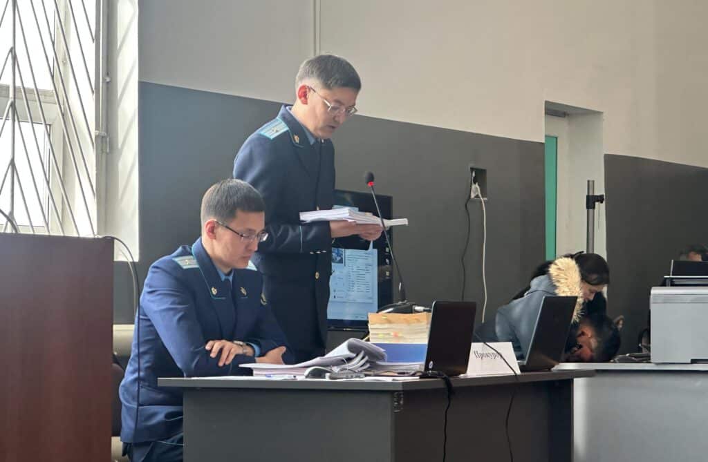 прокурорлар Әділ Садықов және Бекзат Әшірбековке қарсылық білдіру (отвод) туралы өтінішхатпен жүгінген