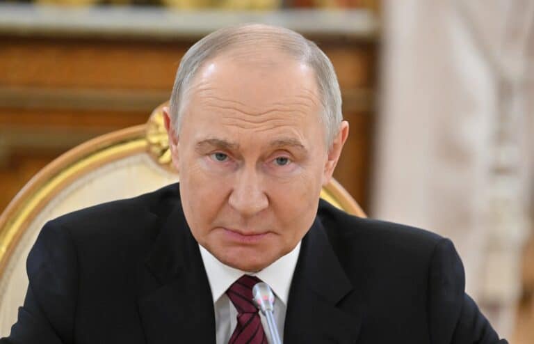 Путин объявил о готовности к переговорам о мире с Украиной и назначил дату