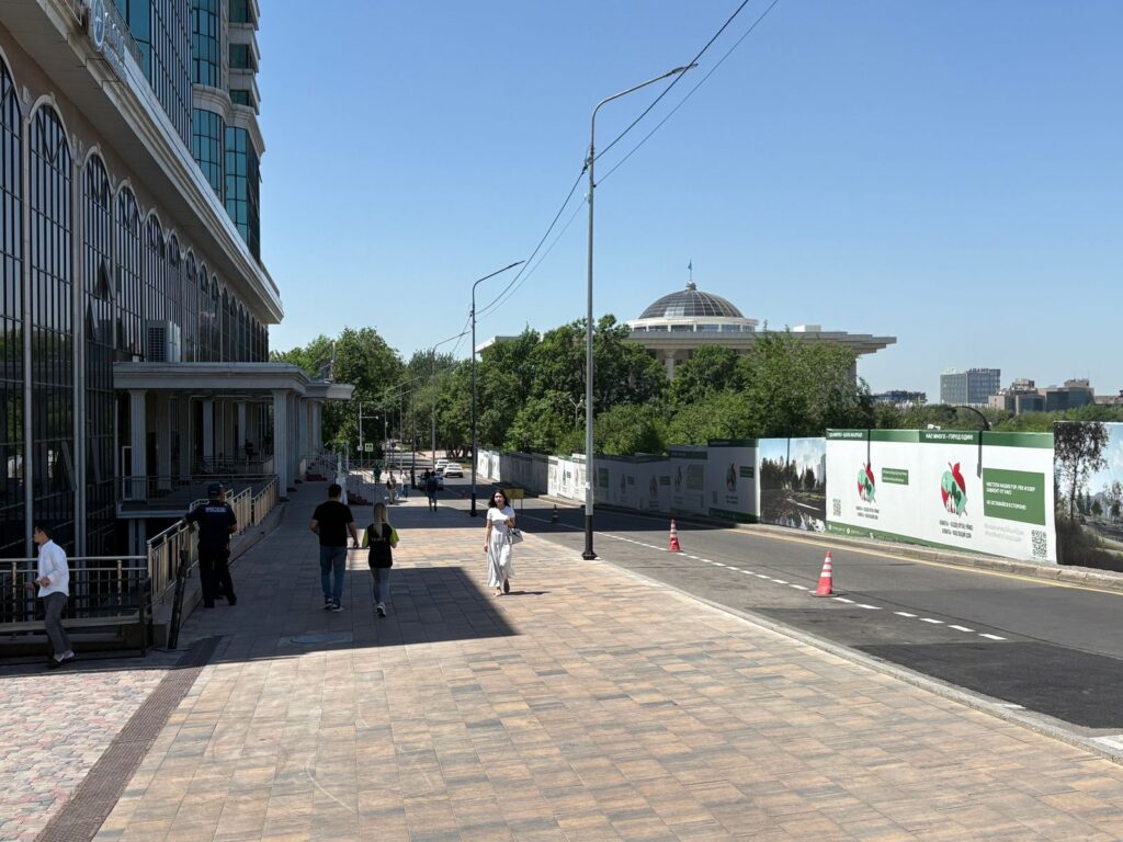 В Алматы по всему городу усиление полиции