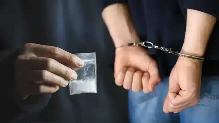 Суд над «закладчицей» в Астане показали тысяче студентов