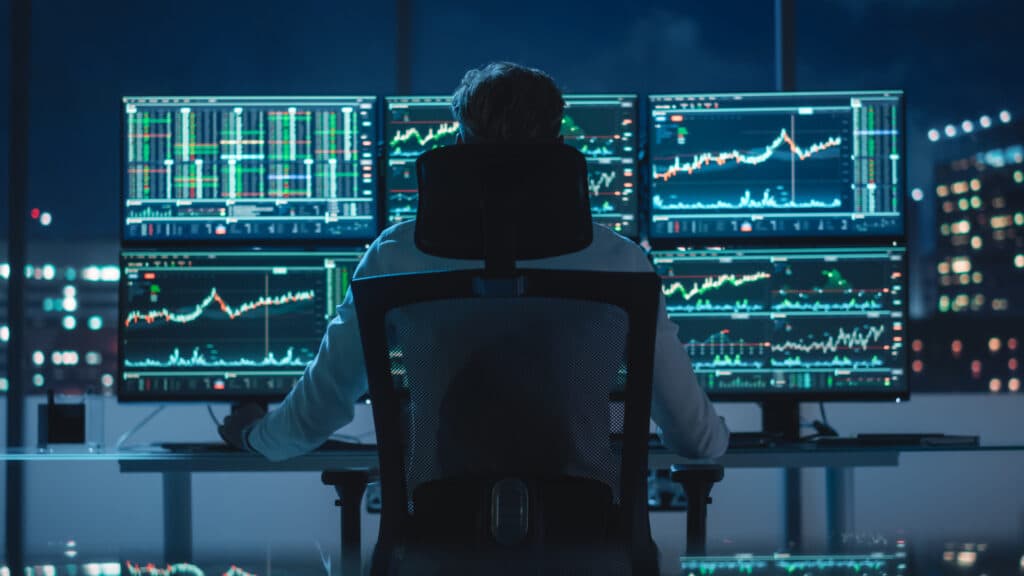 Экс-сотрудница ВТБ Казахстан открыла брокера