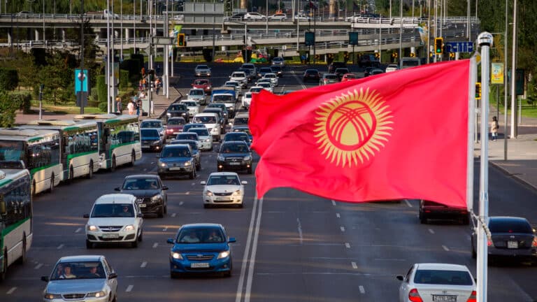 Кыргызстан упростит легализацию авто из Казахстана и других стран ЕАЭС