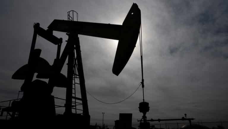 Цена нефти взлетела более чем на 9% после ударов Израиля по Ирану