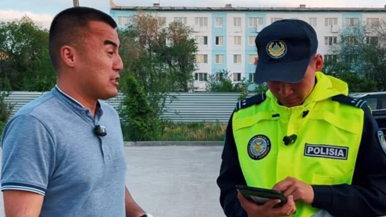 Видео с добрым полицейским из Житикары завирусилось в интернете